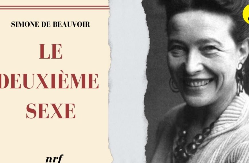 Simone de Beauvoir publicó El segundo sexo por primera vez en la famosa editorial francesa Gallimard en 1949. Desde entonces, es un libro de referencia para pensar la emancipación de la mujer desde la filosofía. Montaje realizado a partir de una imagen de Wikimedia commons con licencia CC BY-SA 4.0.